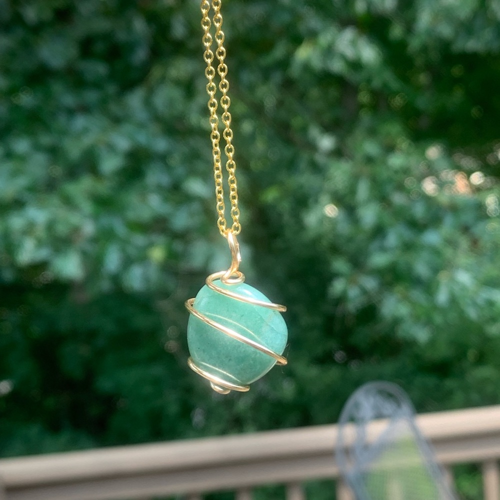 Green adventurine crystal necklace